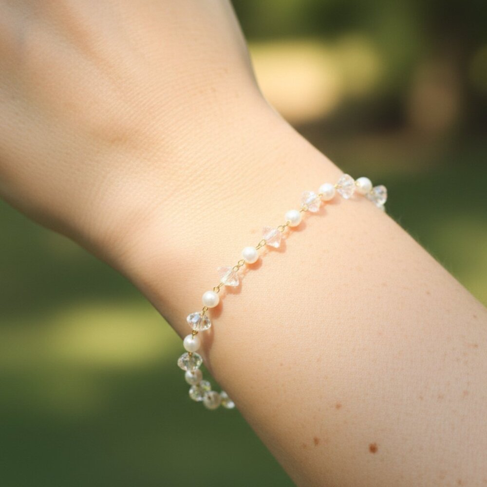 Chic & Stylish Bracelet – A Thoughtful Gift for Women and Girls, DYC1299